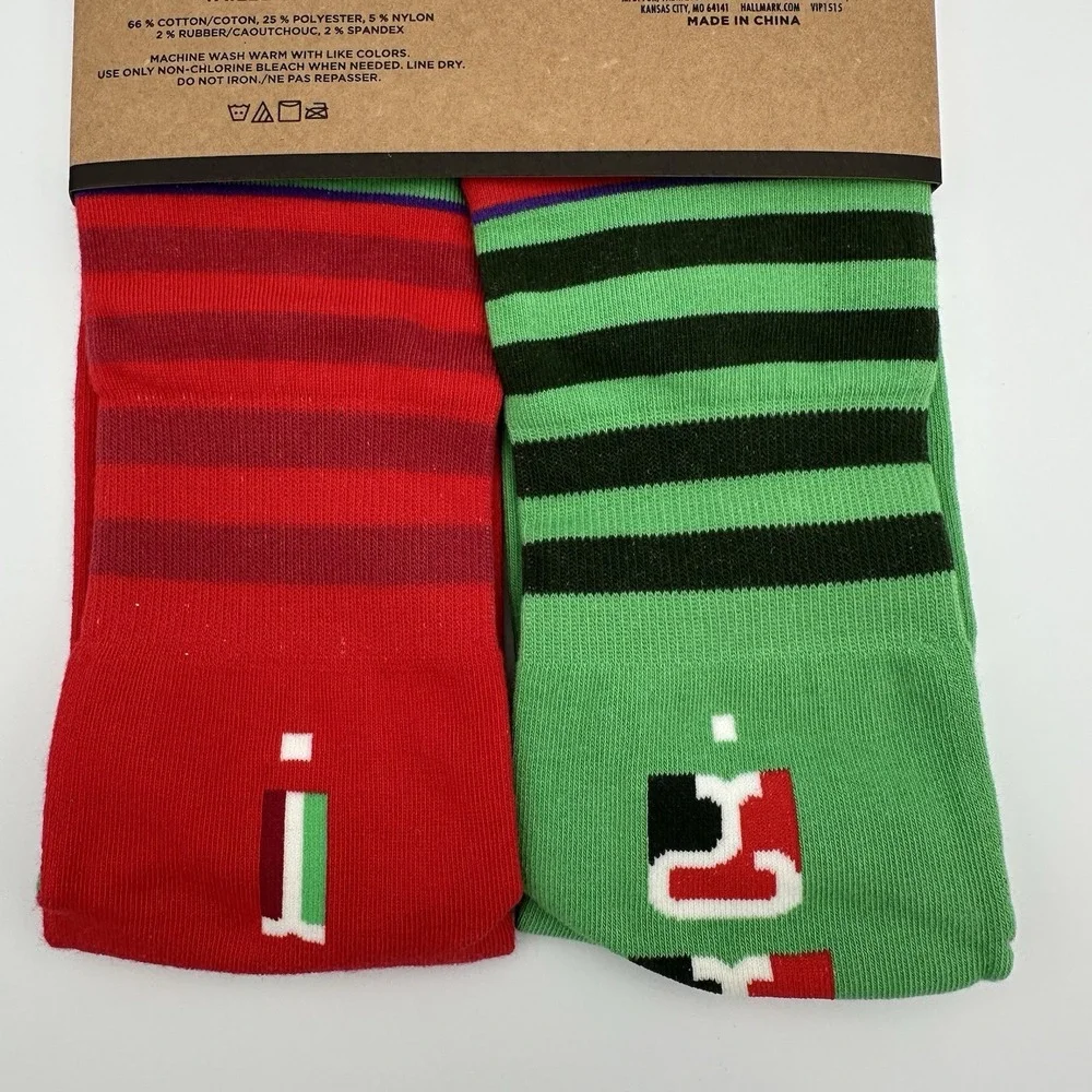 Hallmark Toe of a Kind Christmas Crew Socks Very Merry‎ One Size